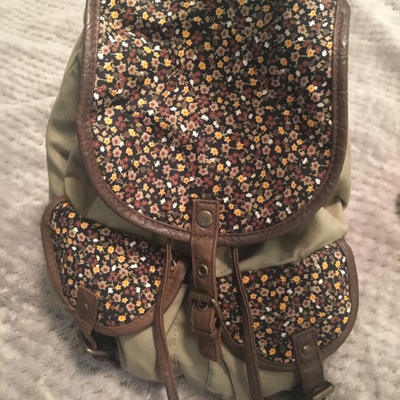 American eagle day back pack light carry bag - Picture 7 of 7